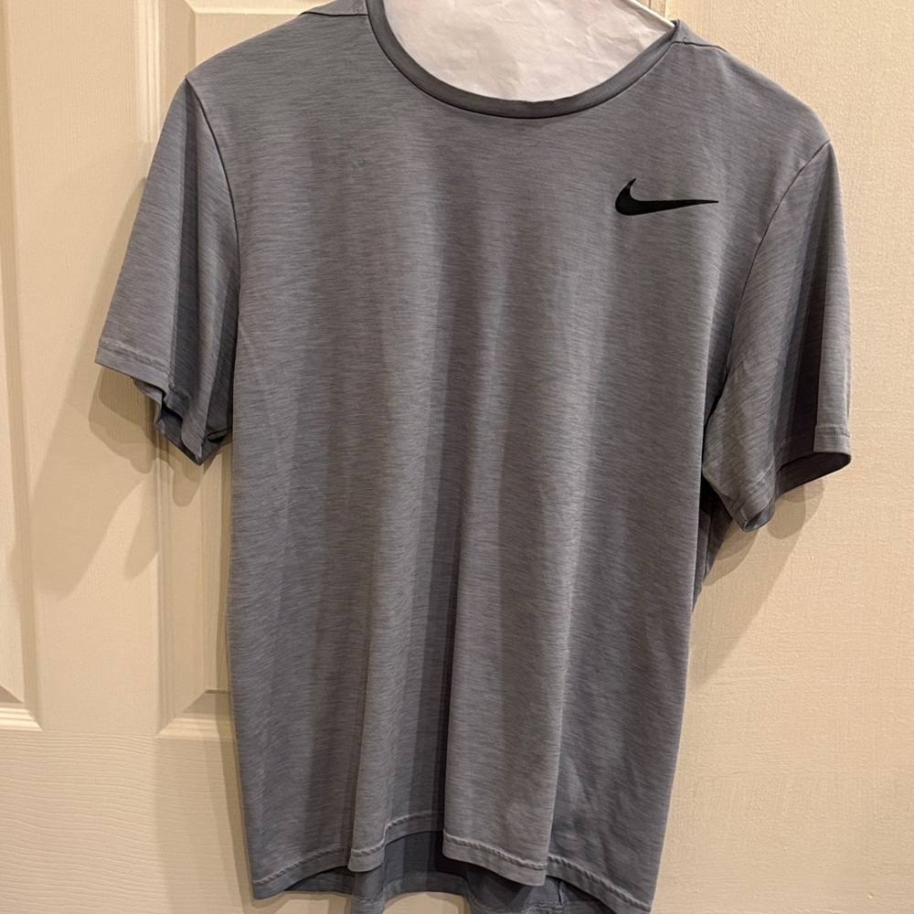Nike Men's Short Sleeve Gray Tee
